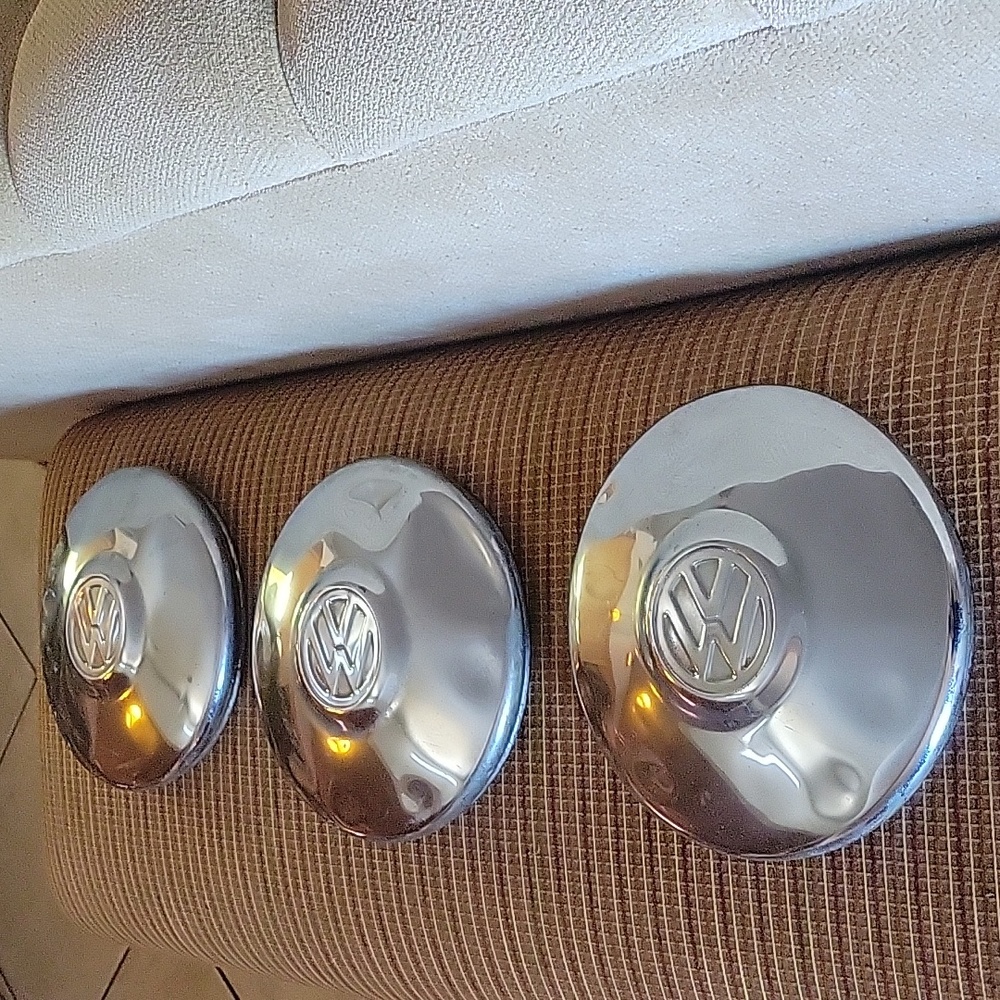 VW Vintage Chrome Hubcaps (3)